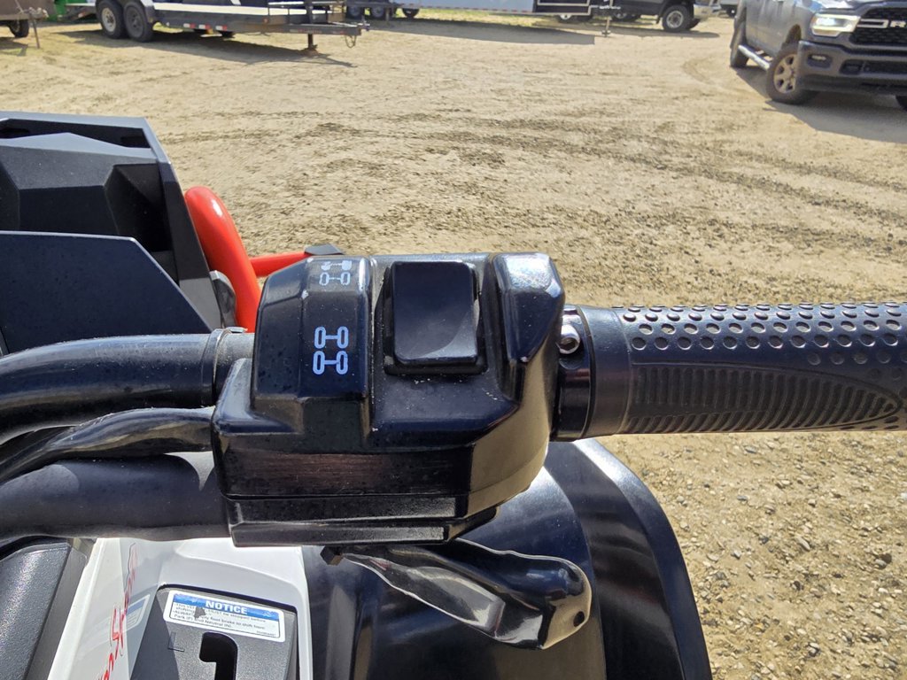 2016 Can-Am OUTLANDER 850 XMR - Image 9