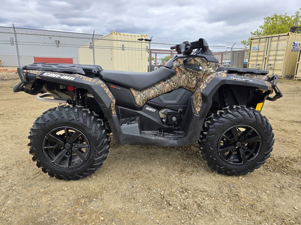 2020 Can-Am OUTLANDER 650 MAX XT - Image 6