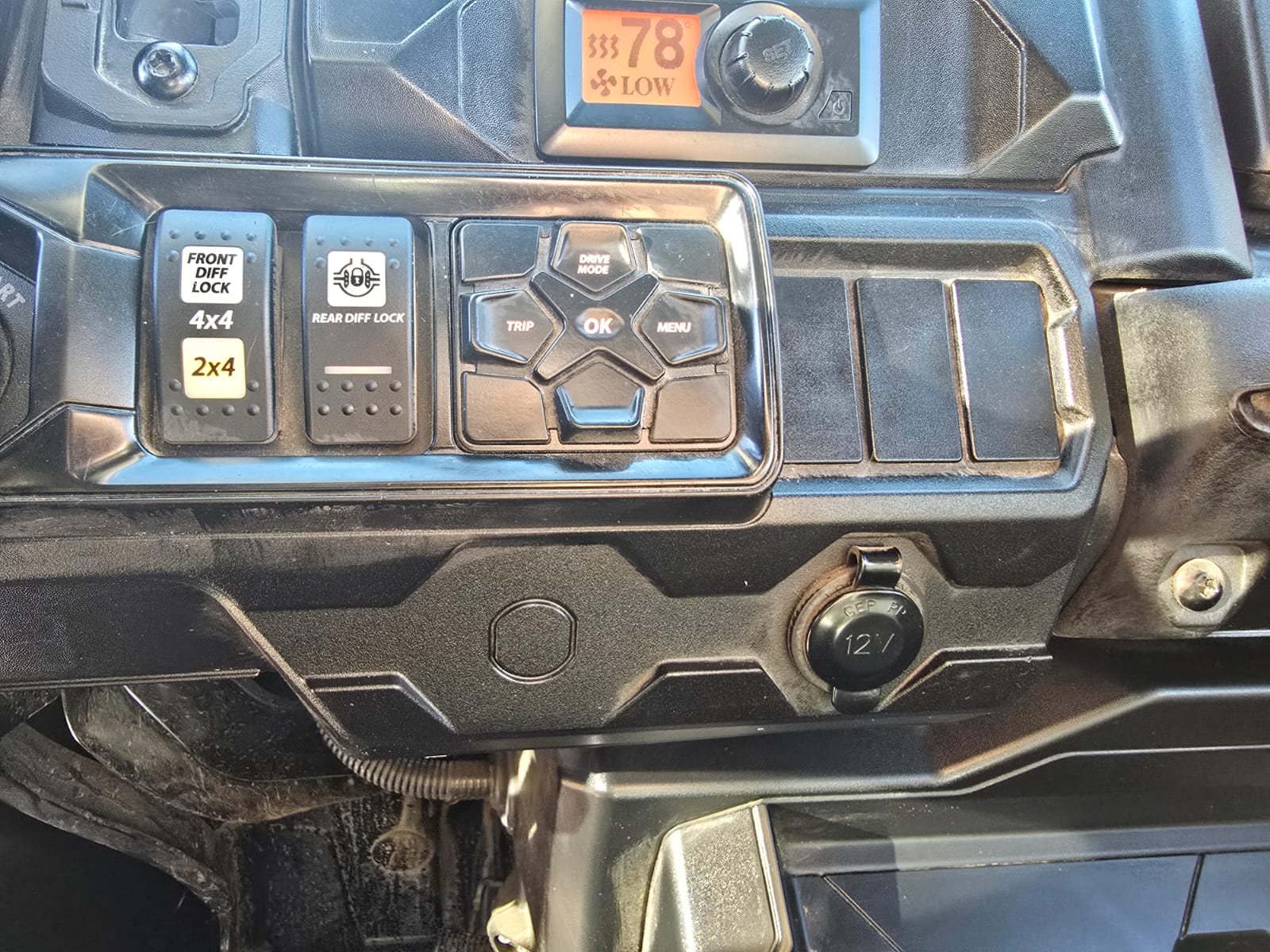 2024 Can-Am Defender HD10 Max Limited - Image 5