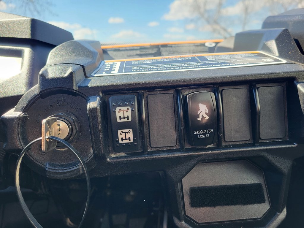 2018 Can-Am MAVERICK 1000 SPORT - Image 12