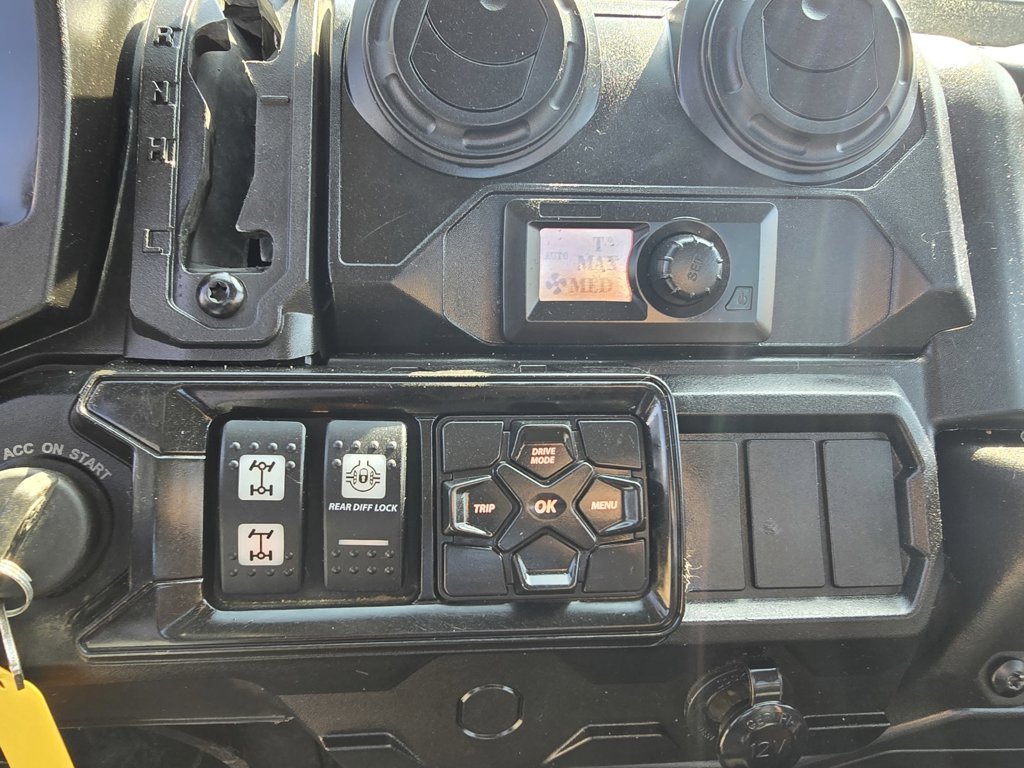 2021 Can-Am DEFENDER HD 10 LIMITED - Image 11