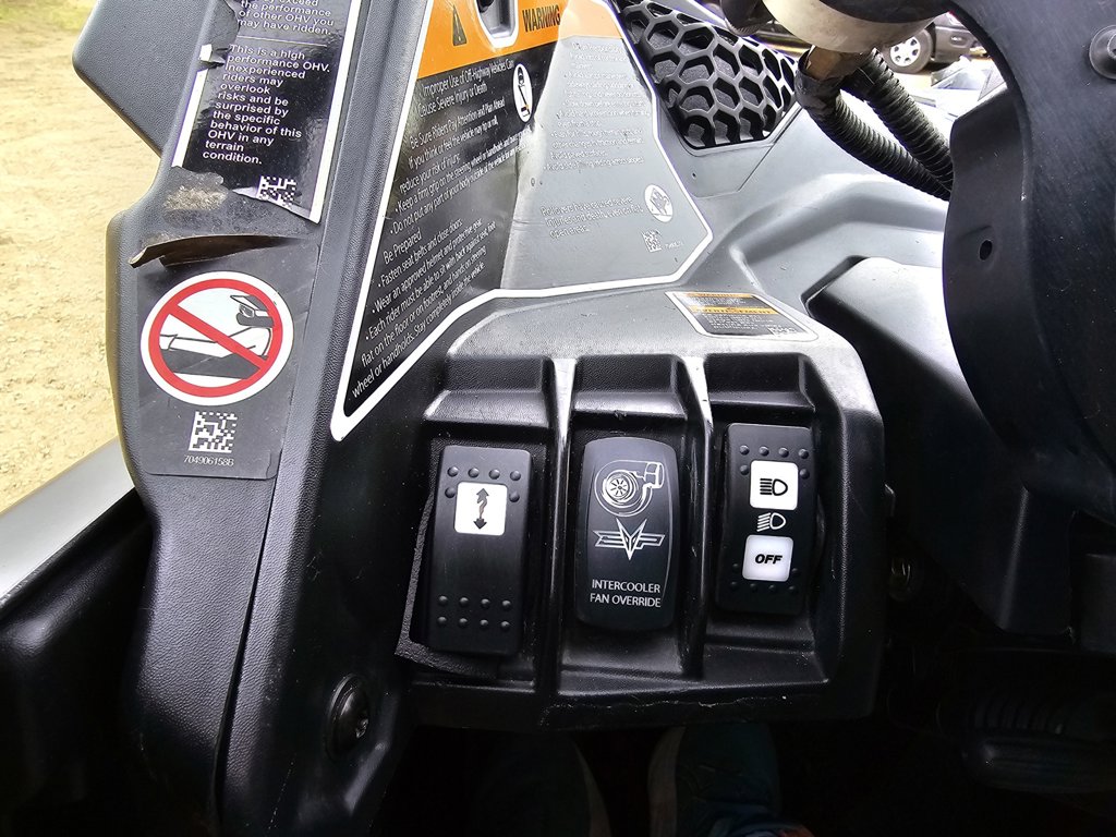 2018 Can-Am MAVERICK X3 XMR TURBO R - Image 14