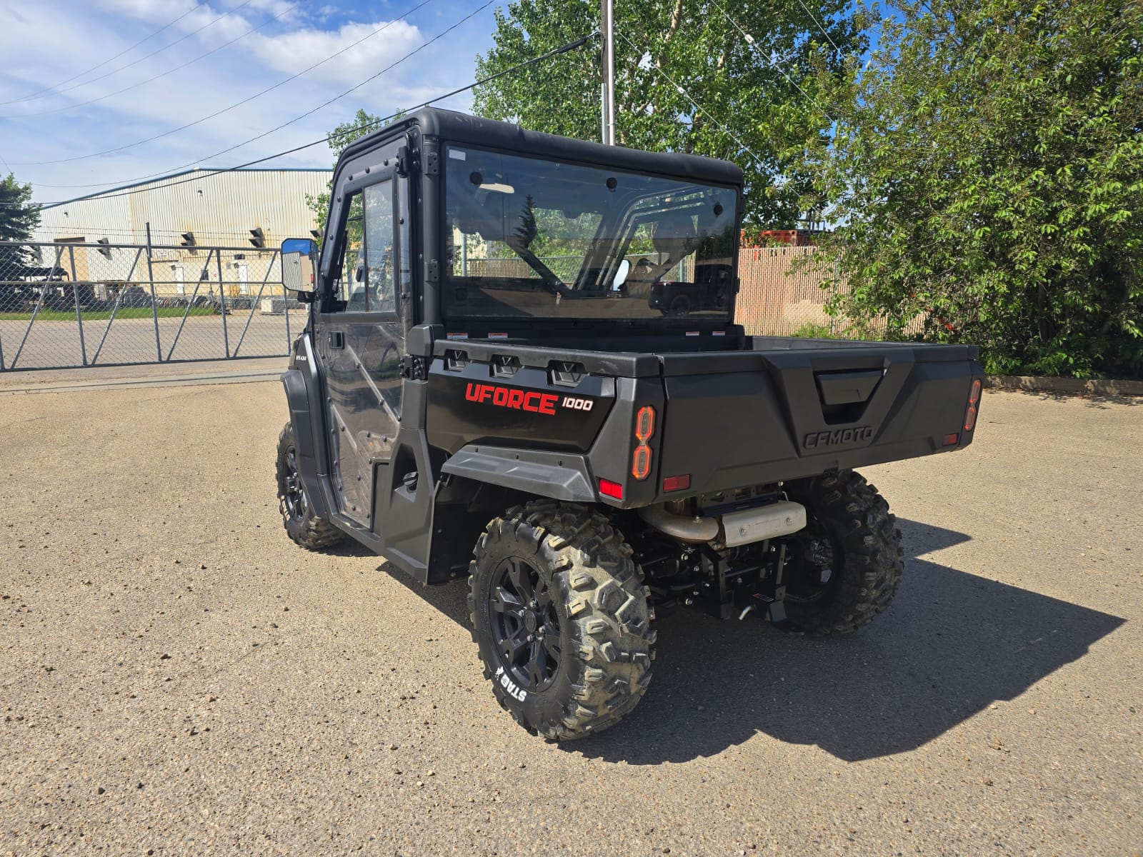 2023 CFMOTO UFORCE 1000 Cab + Heat - Image 6