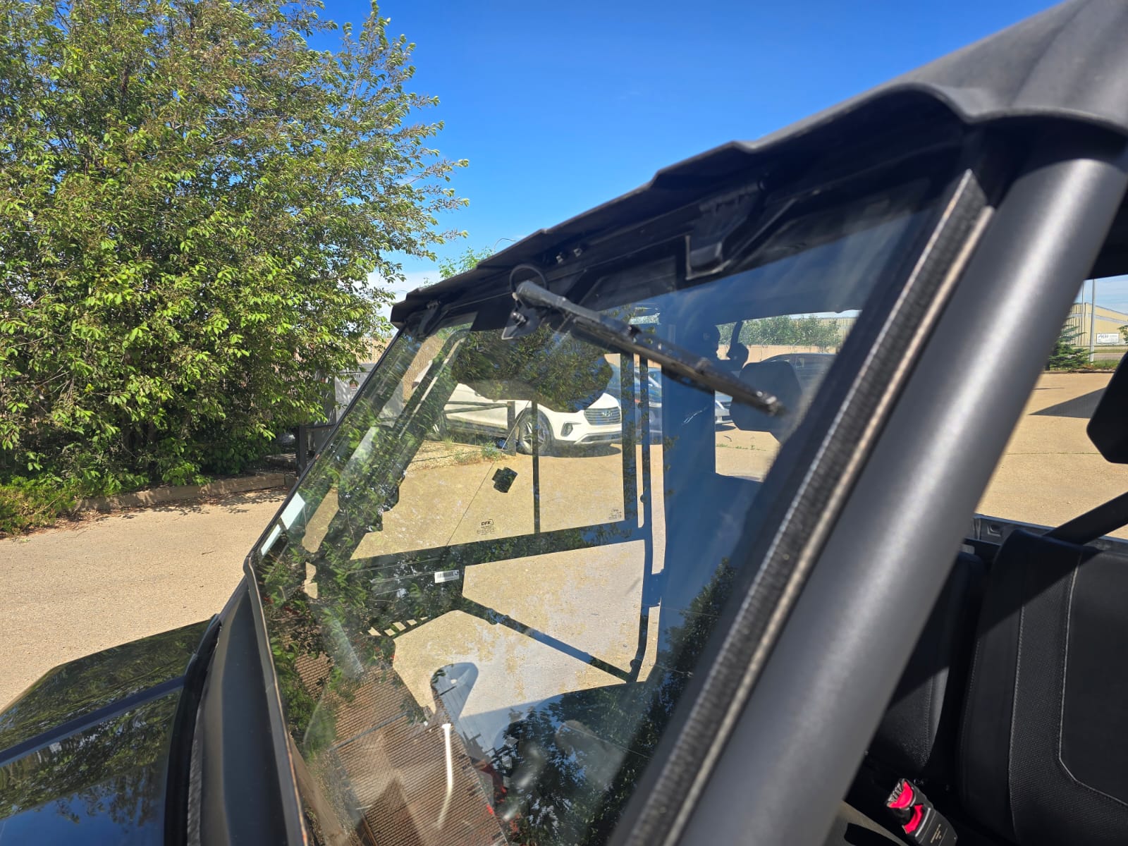 2023 CFMOTO UFORCE 1000 Cab + Heat - Image 8