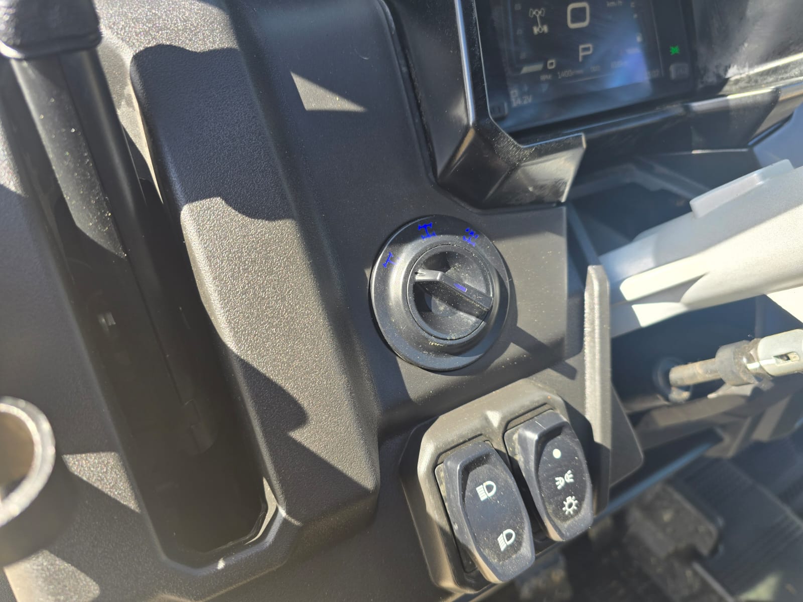 2023 CFMOTO UFORCE 1000 Cab + Heat - Image 14