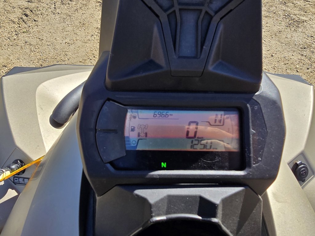 2022 Can-Am RENEGADE 1000R XMR - Image 11