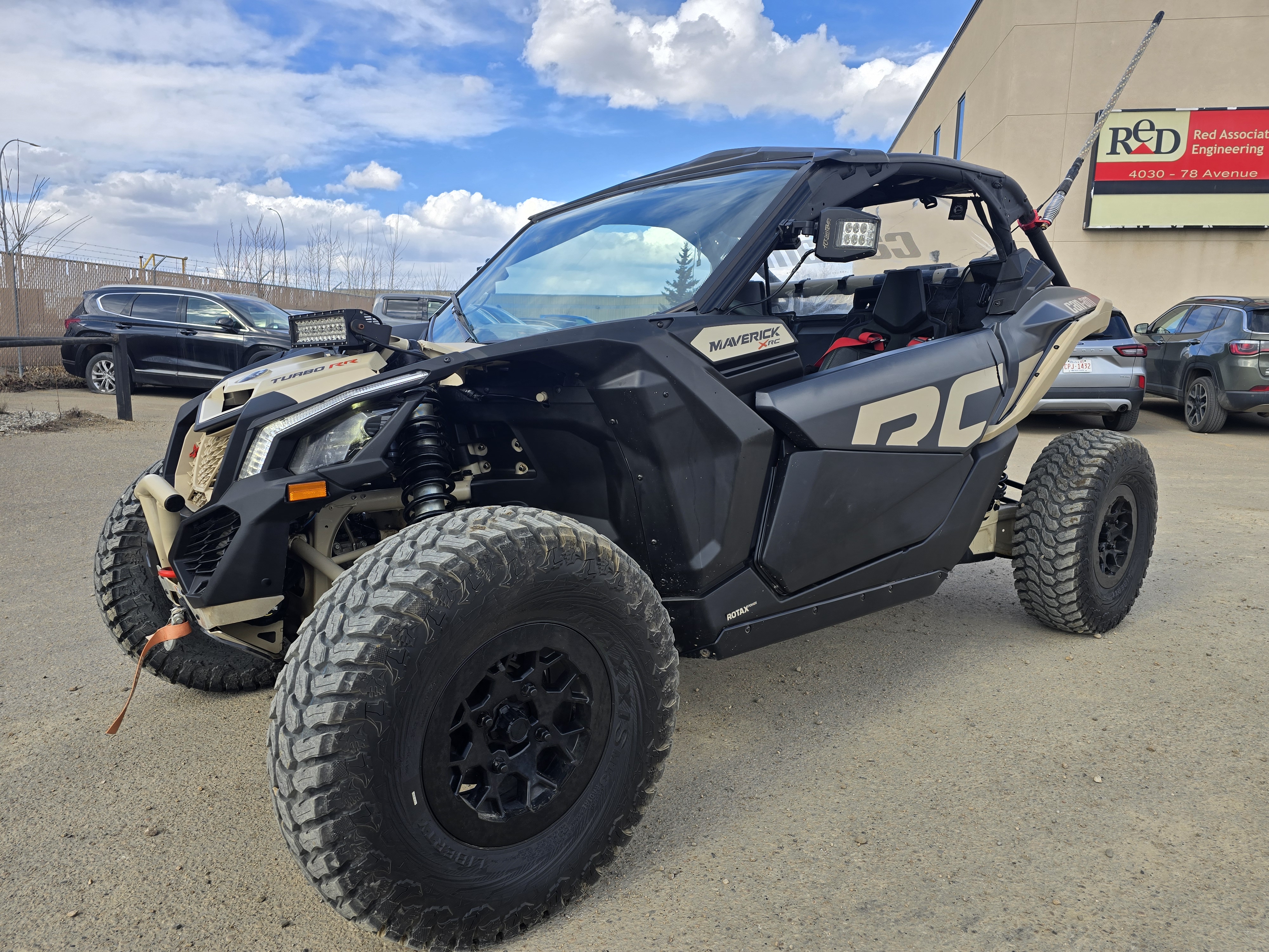 2023 Can-Am MAVERICK X3 XRC TURBO RR - Image 10