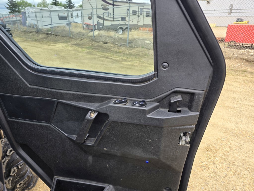 2021 Can-Am POLARIS NRTHSTR ULT RIDE COM - Image 13