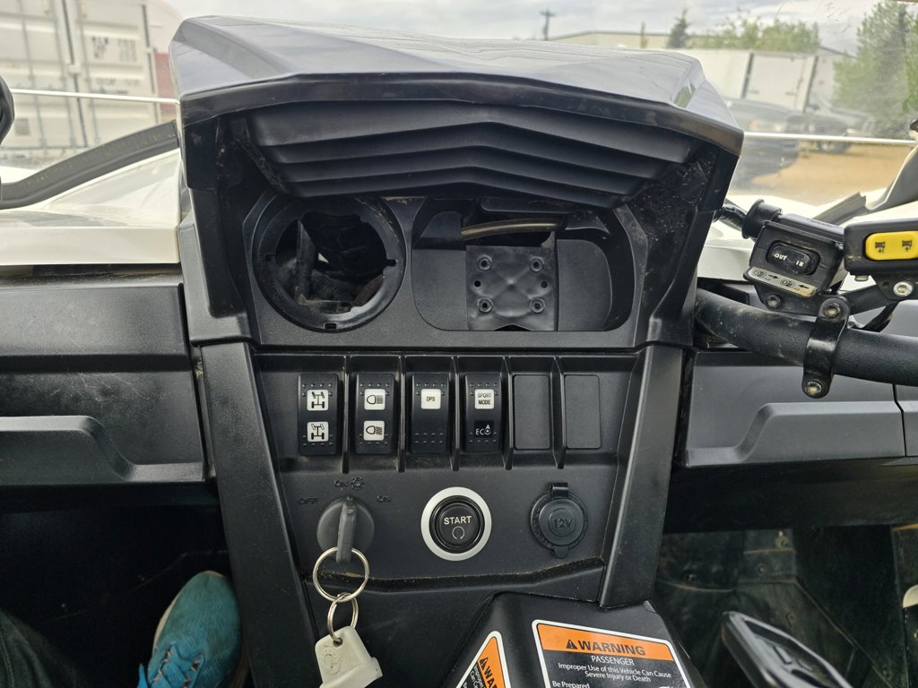 2017 Can-Am MAVERICK XC 1000R - Image 16