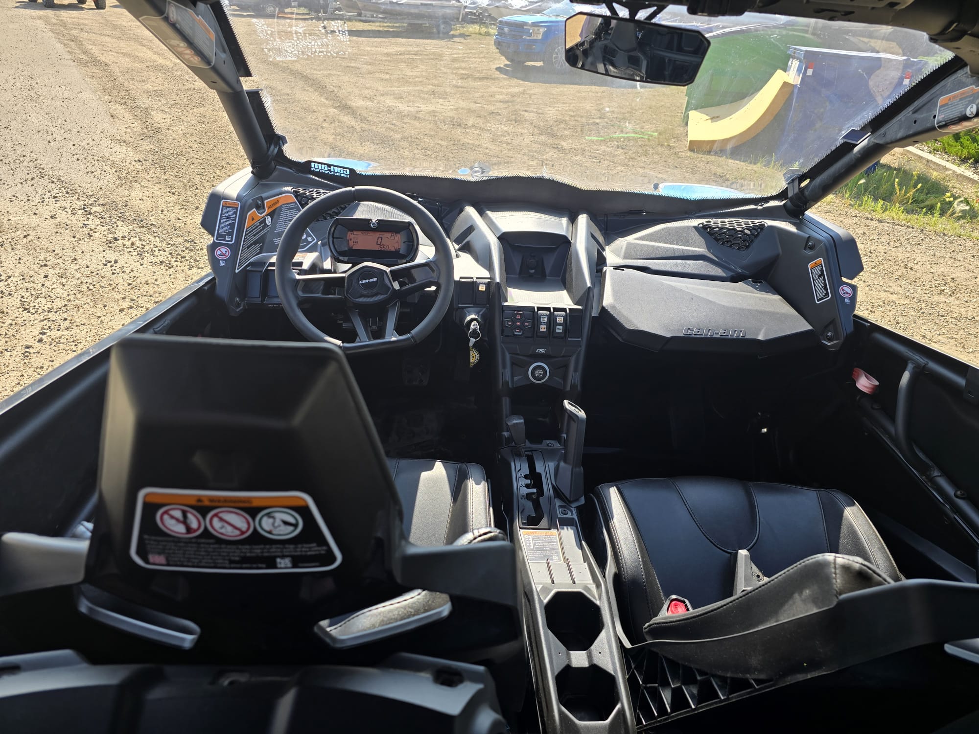 2022 Can-Am Maverick Max XDS Turbo - Image 9