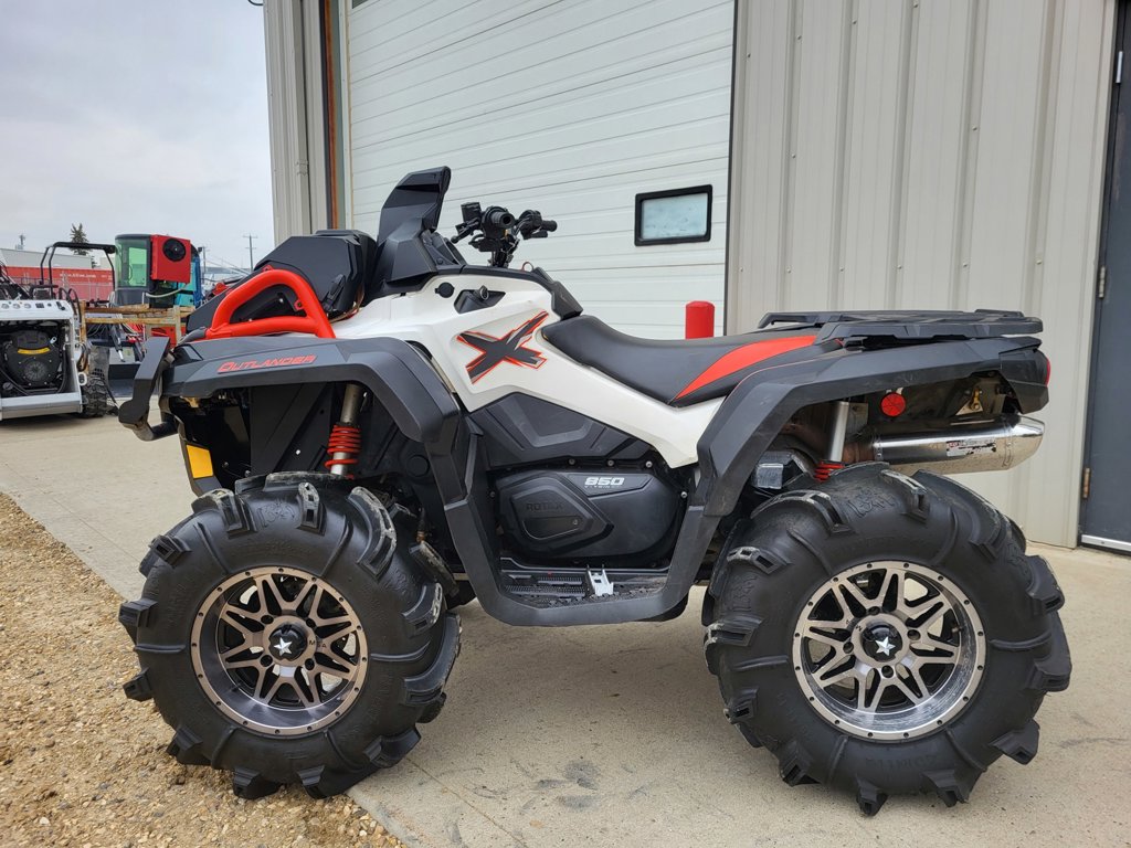 2016 Can-Am OUTLANDER XMR 850 - Image 2