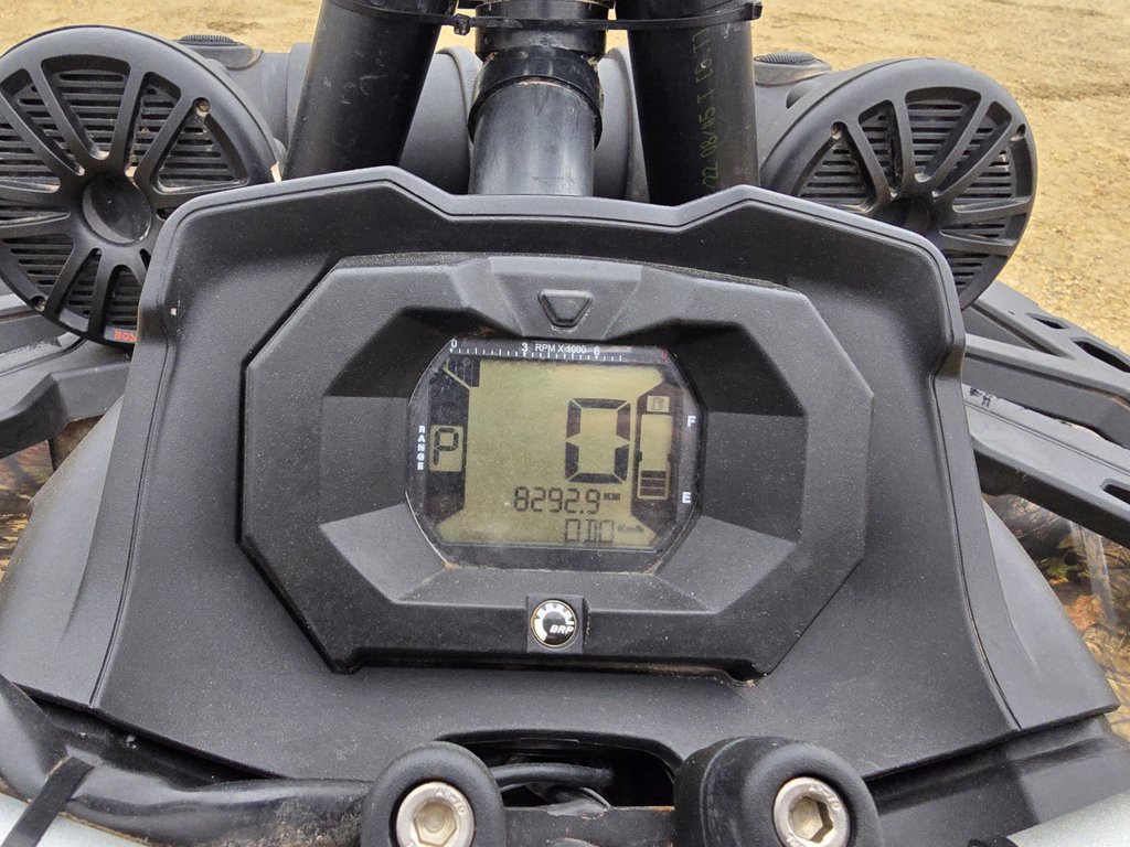 2017 Can-Am OUTLANDER 850 MAX XT - Image 12