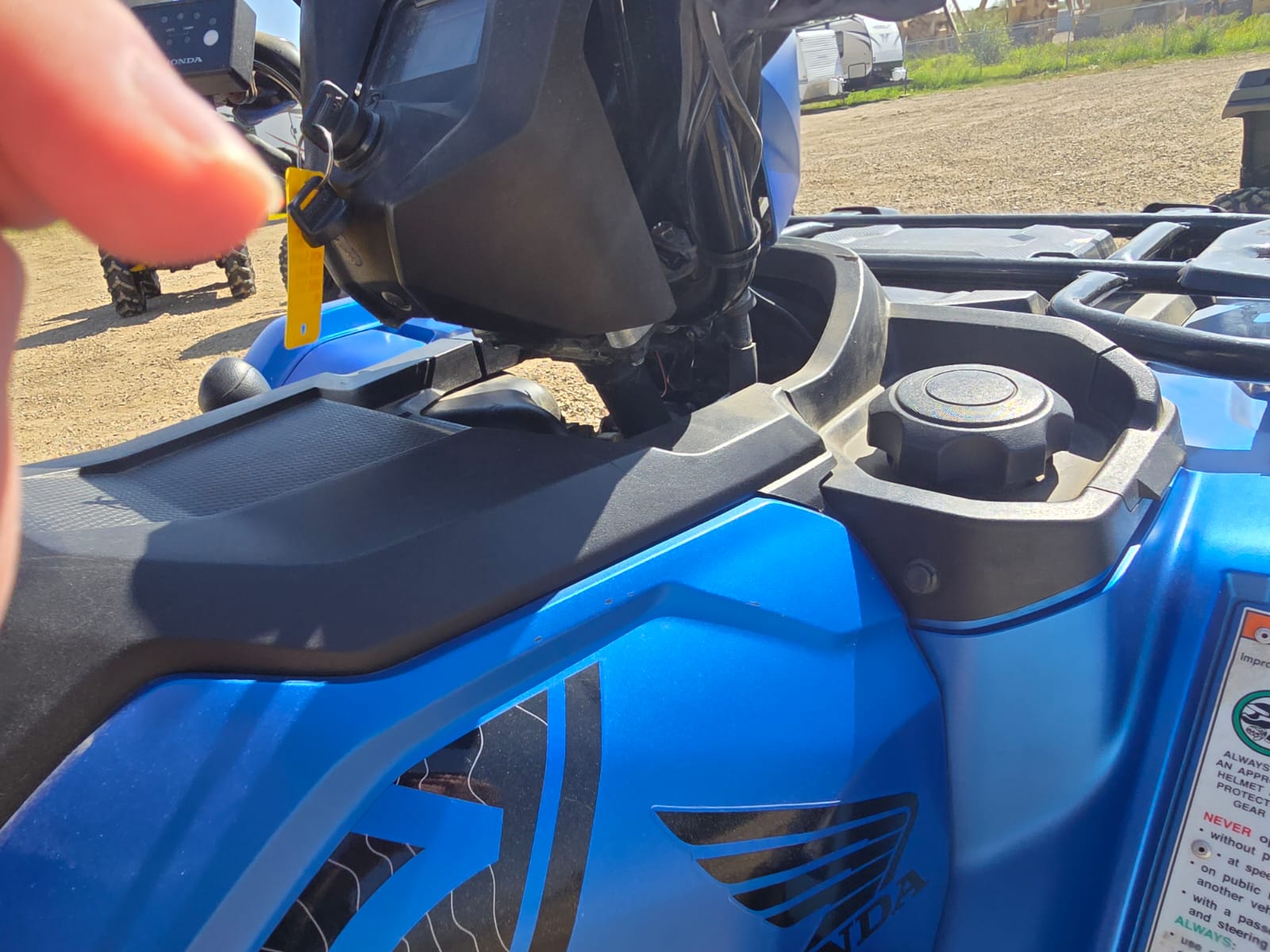 2022 Honda Rubicon 520 Deluxe - Image 3