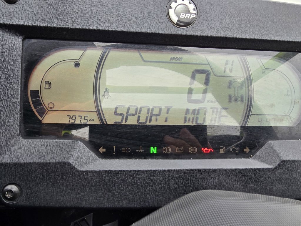 2021 Can-Am MAVERICK SPORT 1000 XMR - Image 15