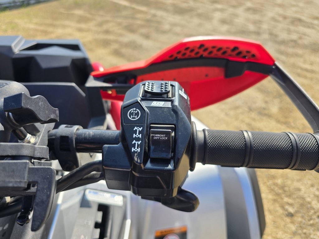 2024 Can-Am OUTLANDER 1000R XMR - Image 14