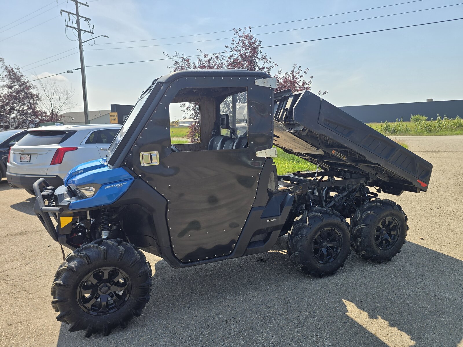2023 CAN AM DEFENDER HD10 XT 6X6 w/ doors