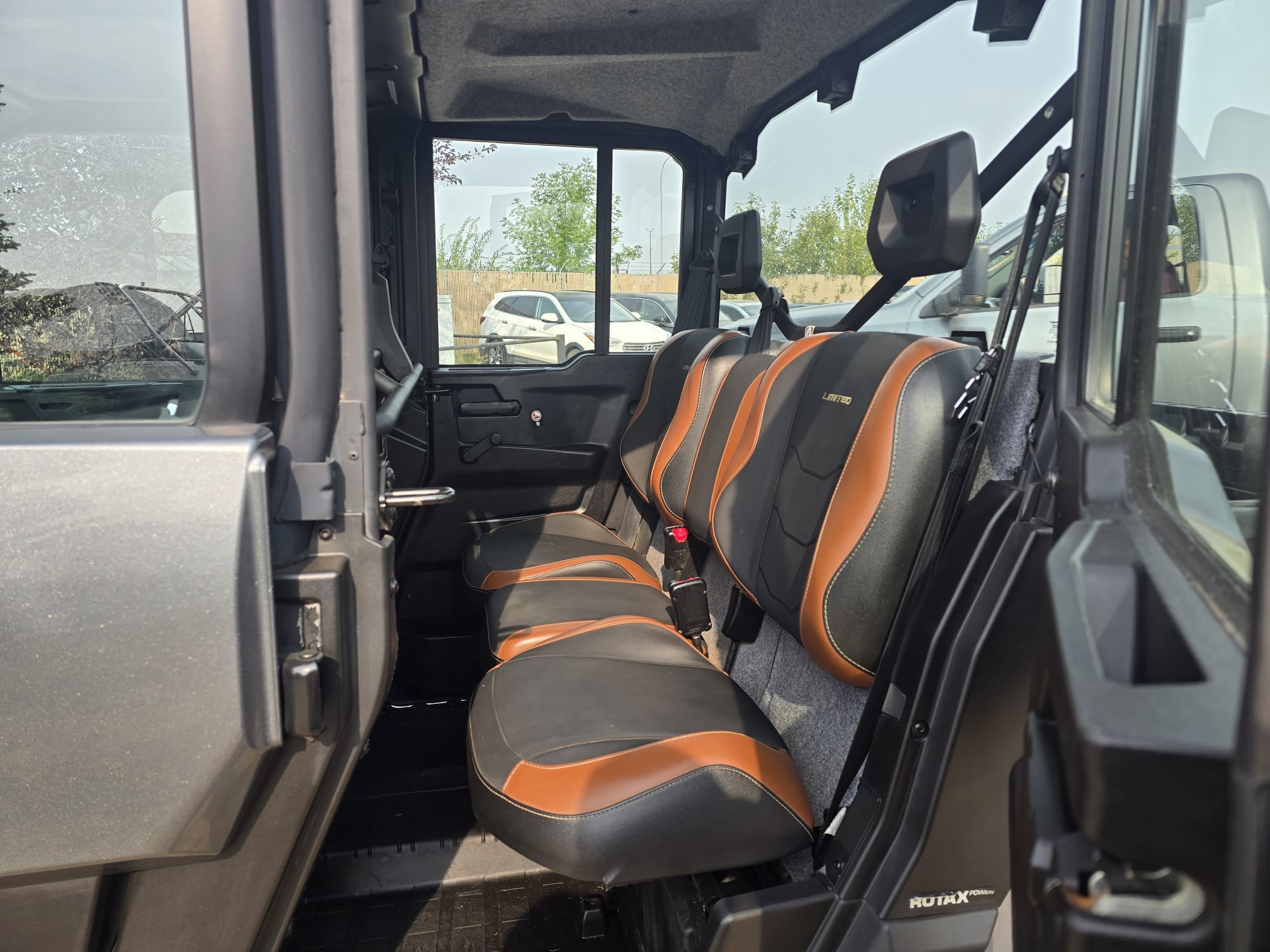 2023 Can-Am Defender HD10 Max Limited - Image 9