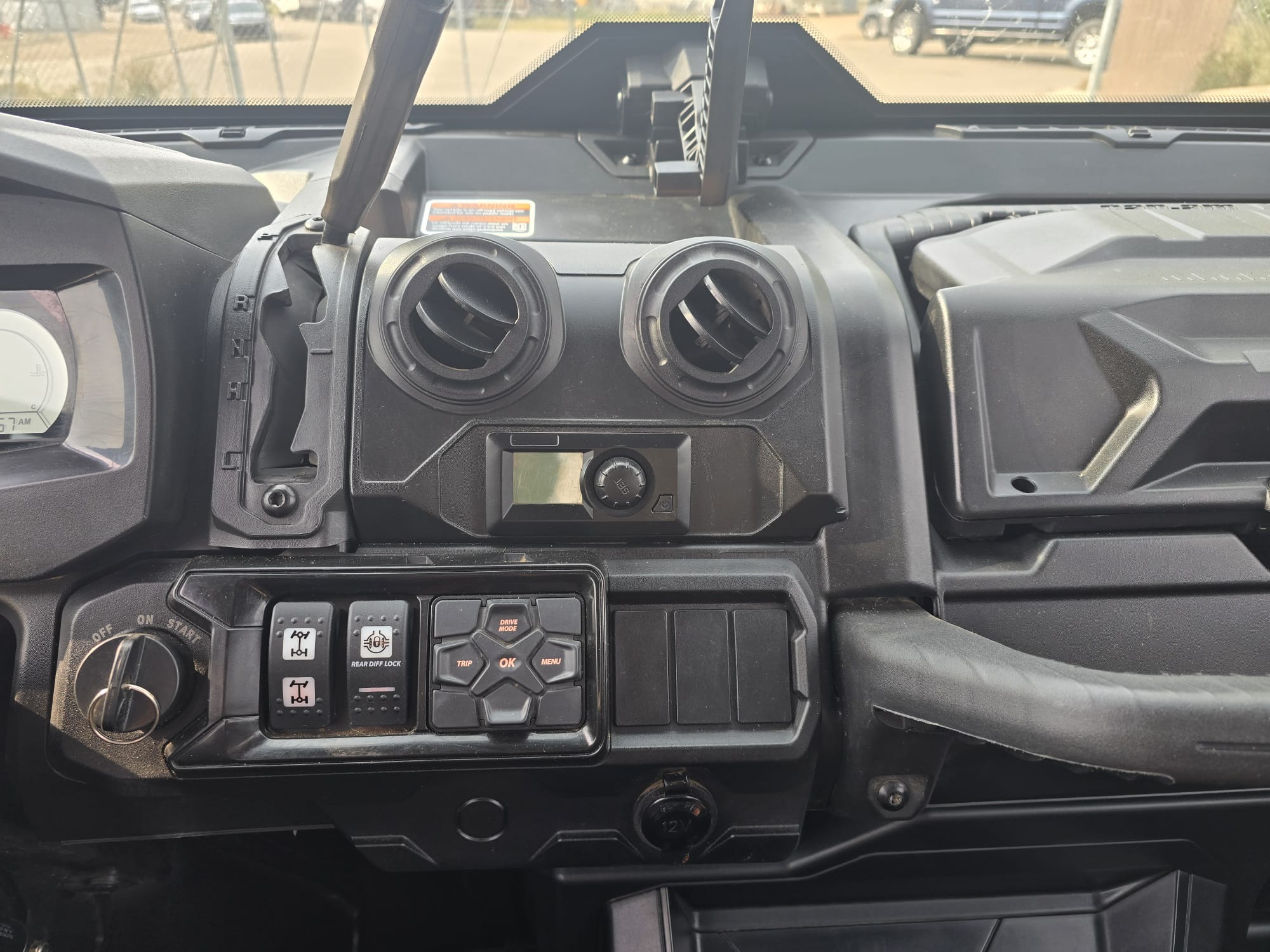 2023 Can-Am Defender HD10 Max Limited - Image 12