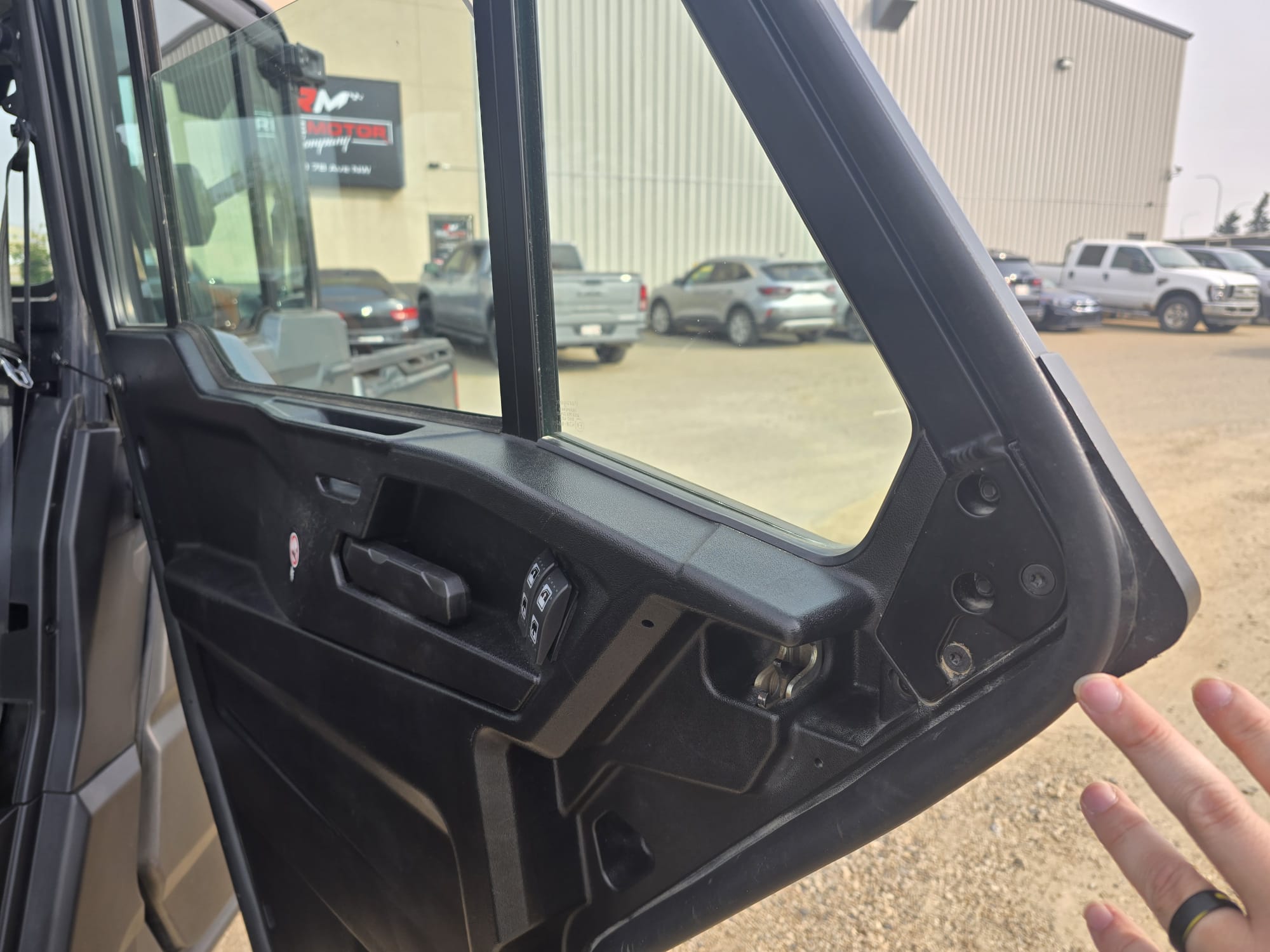 2023 Can-Am Defender HD10 Max Limited - Image 15