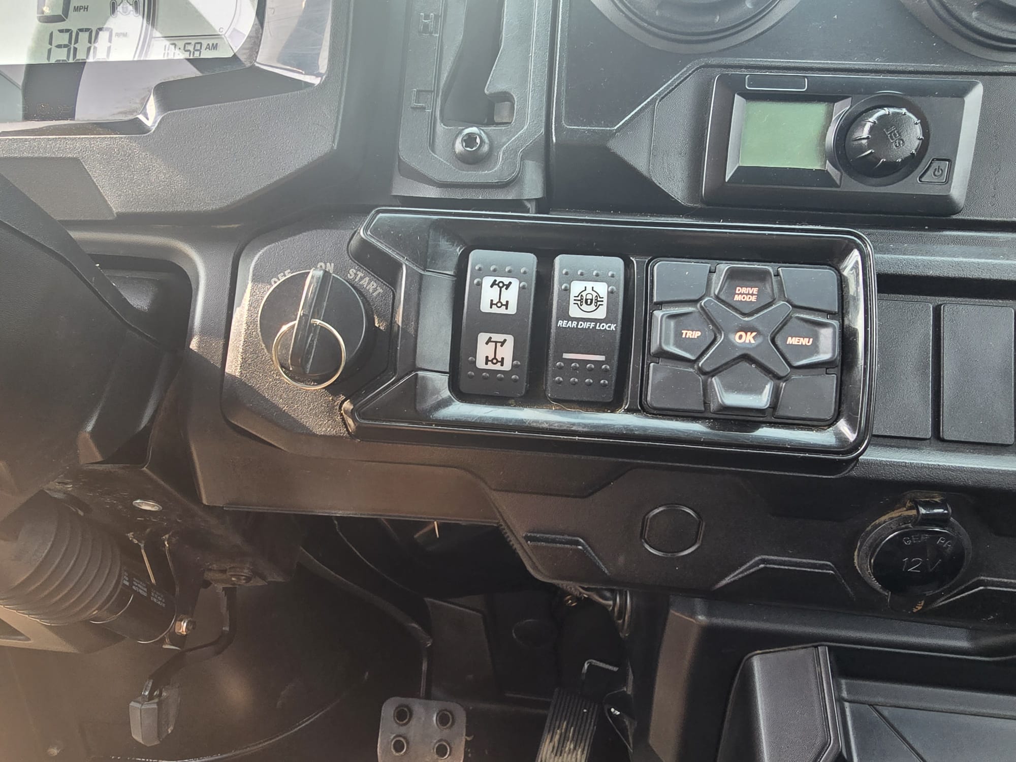 2023 Can-Am Defender HD10 Max Limited - Image 17