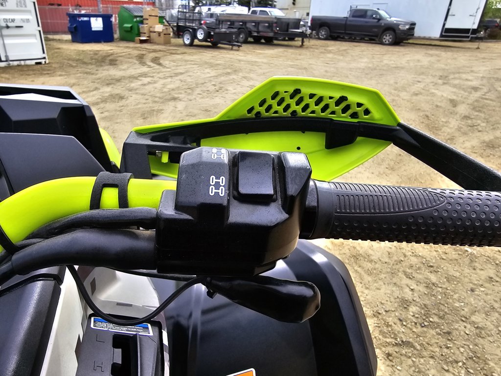 2015 Can-Am OUTLANDER 1000R XMR - Image 2