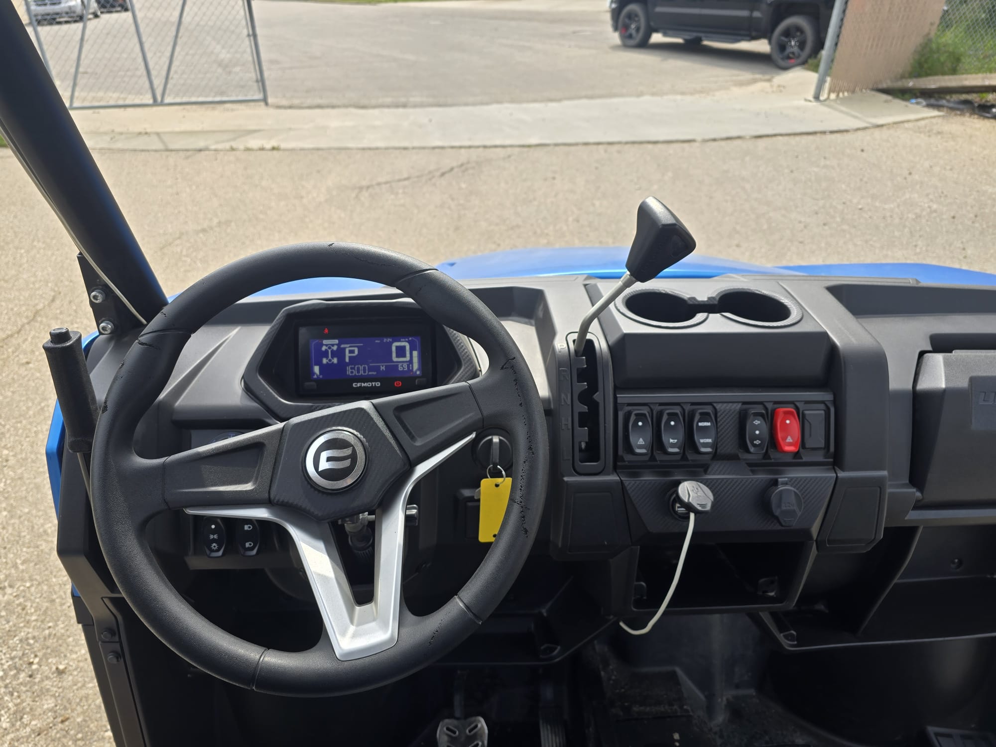 2023 CFMOTO UFORCE 600 EPS - Image 10