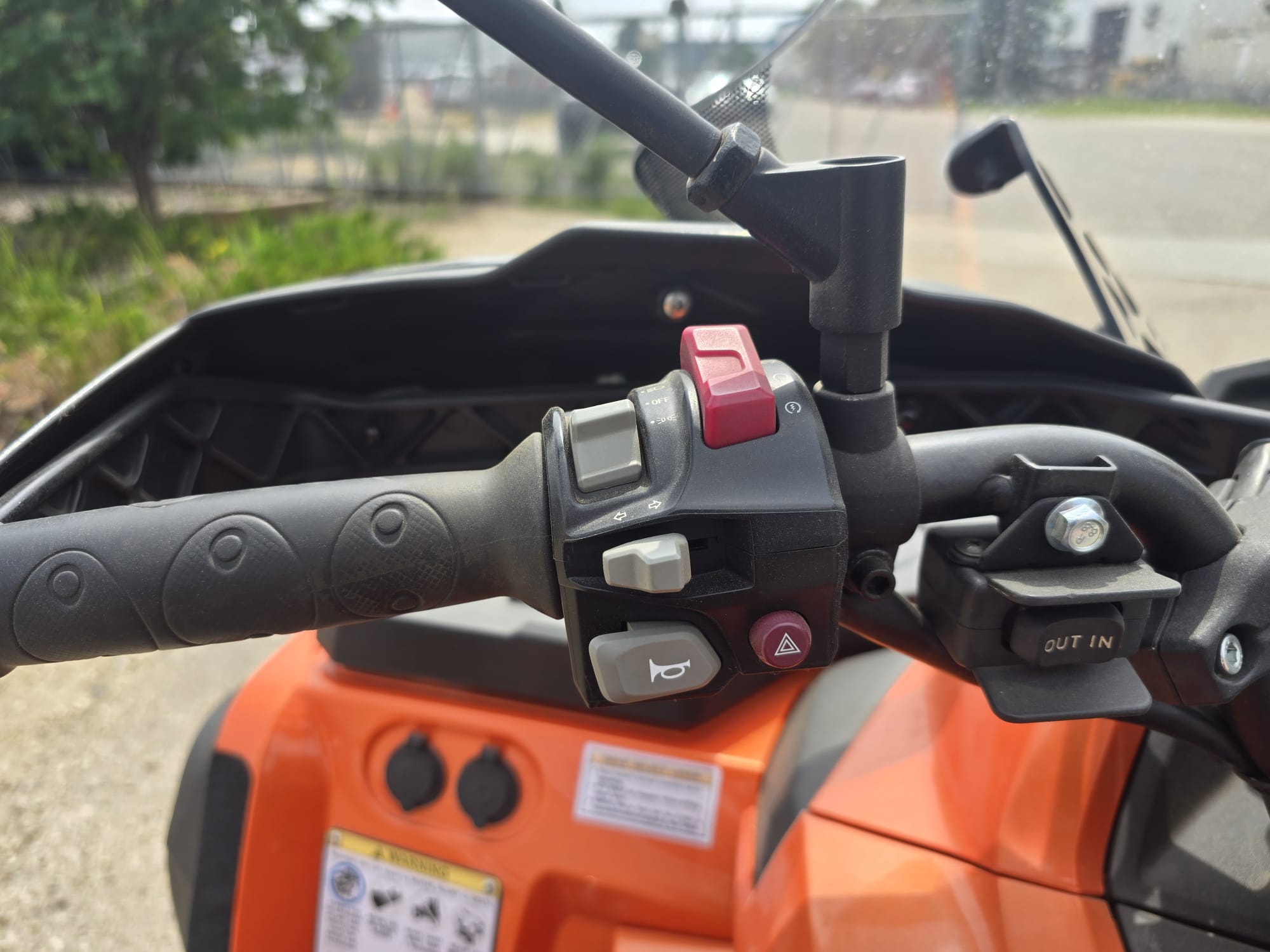 2023 CFMOTO CFORCE 800 EPS - Image 4