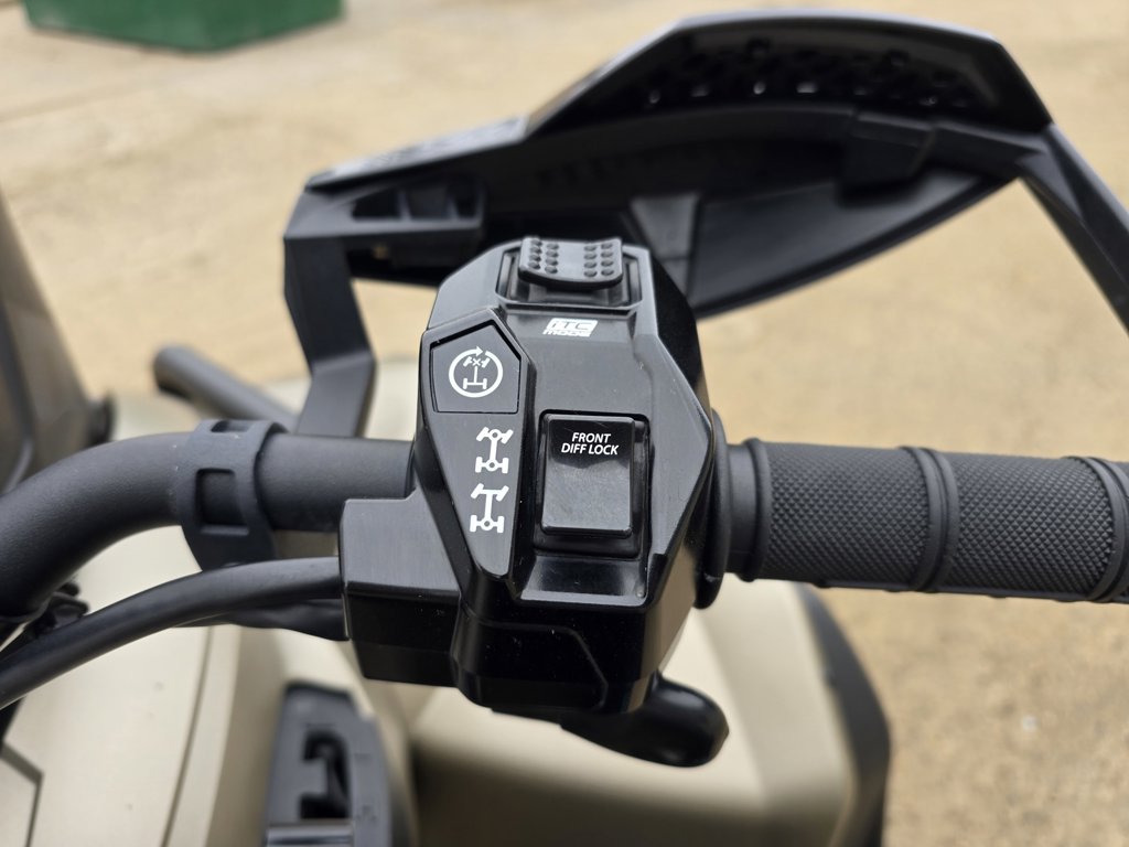 2022 Can-Am RENEGADE 1000R XMR - Image 11