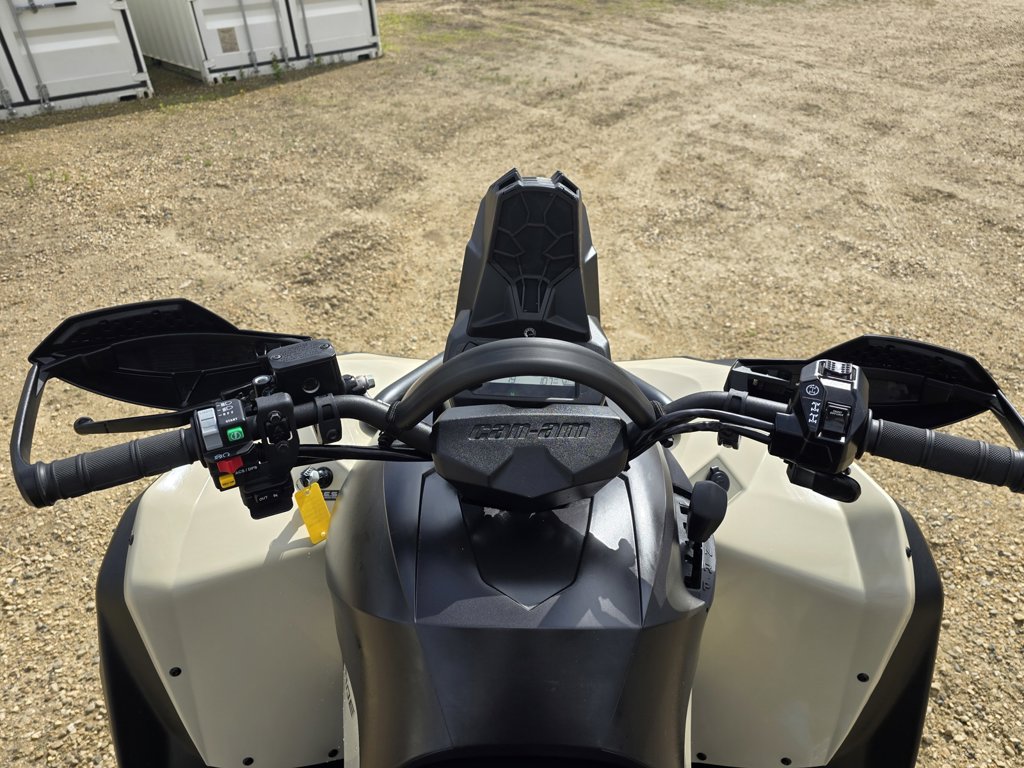 2022 Can-Am RENEGADE 1000R XMR - Image 12