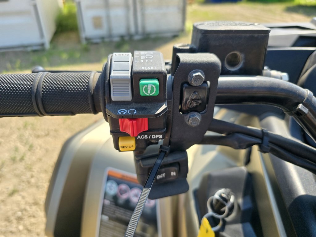 2023 Can-Am OUTLANDER 1000R XMR - Image 13