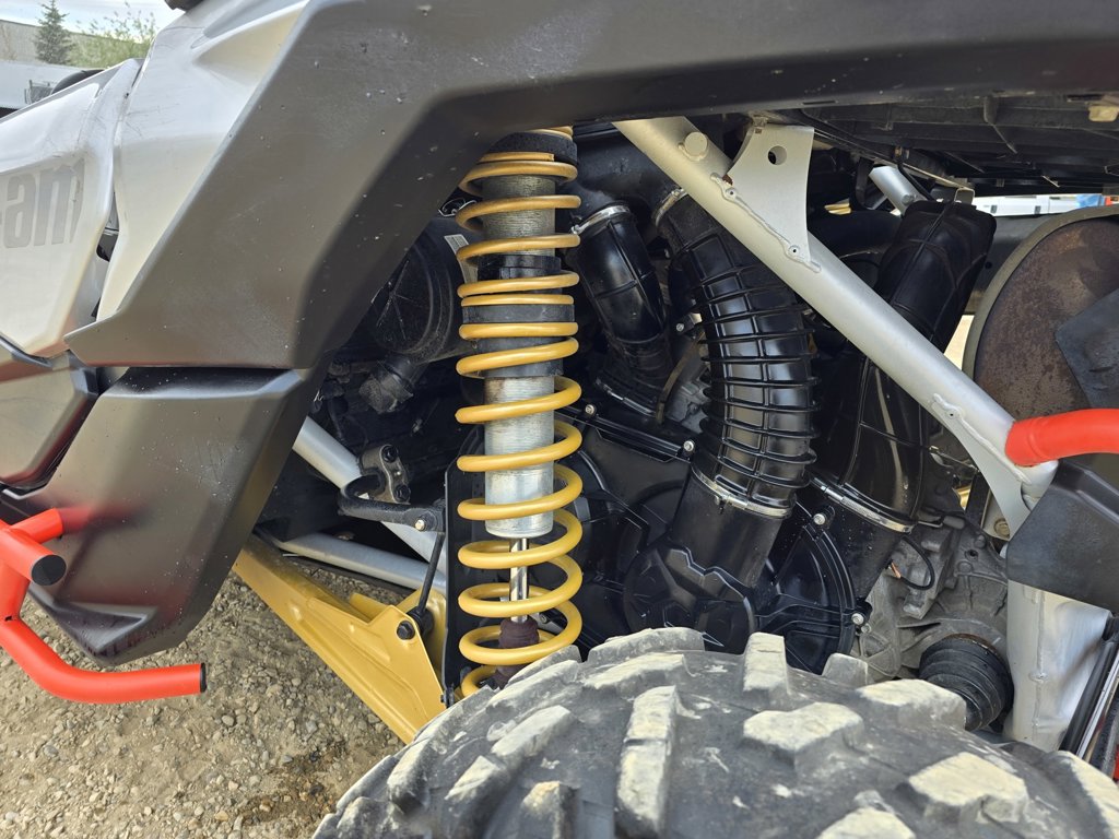 2019 Can-Am MAVERICK 1000 X3 RC TURBO R - Image 11