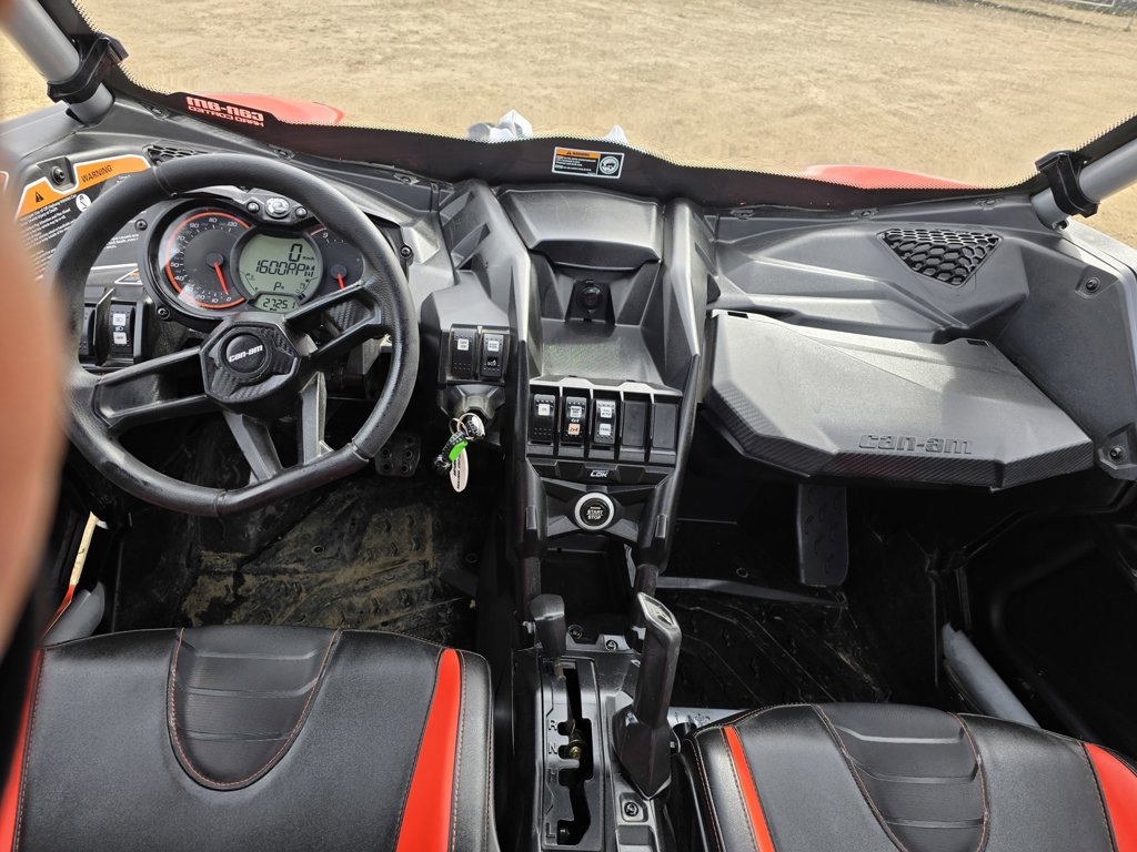 2019 Can-Am MAVERICK 1000 X3 RC TURBO R - Image 12
